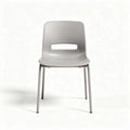 Sedia in plastica grigia con struttura in metallo dimensioni 40 x 45 x 80cm